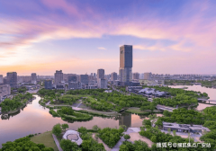 2）影响房地产要素：开辟商实力、经济立